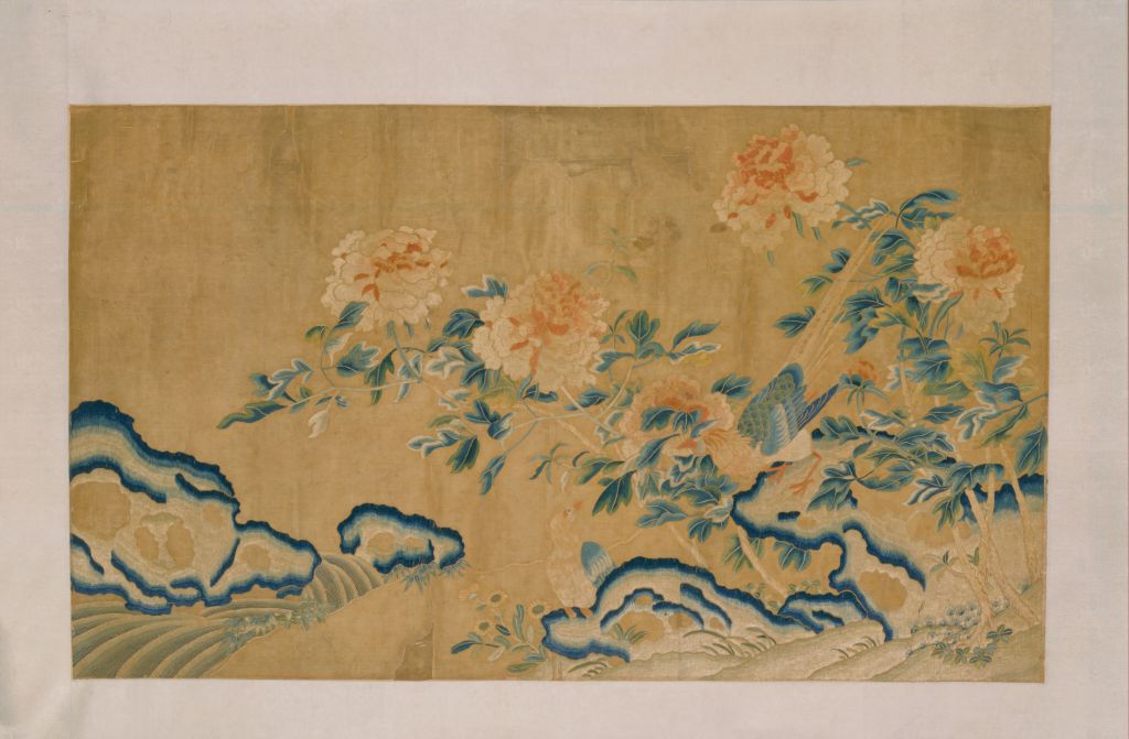 图片[1]-Embroidered Peony and Golden Rooster Figure Axis-China Archive